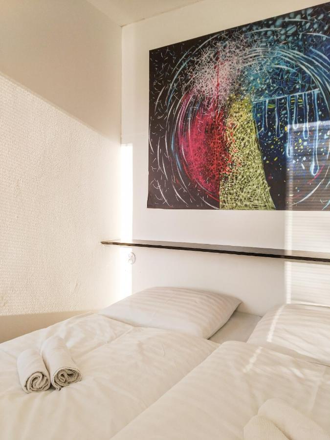 אוסטרבה Yellow Apartment מראה חיצוני תמונה