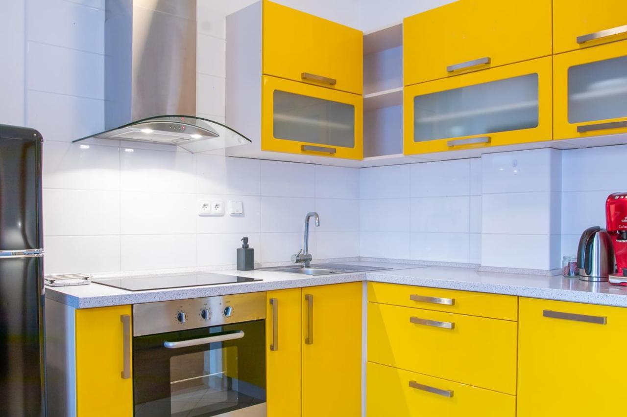 אוסטרבה Yellow Apartment מראה חיצוני תמונה